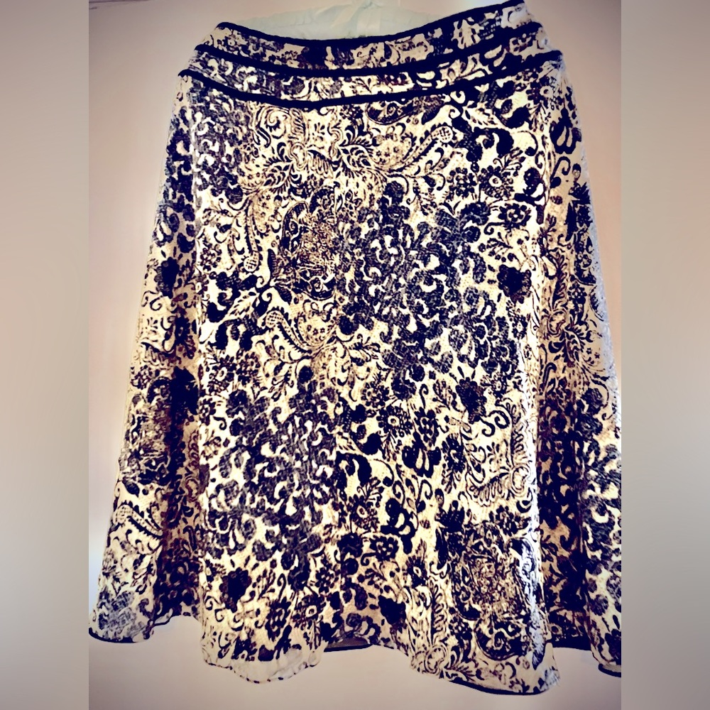 Ann Taylor Silk Skirt Flared Blue And Cream Floral Size 4